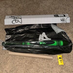 Victus Crayon Bat By The Bat King 32 Inch